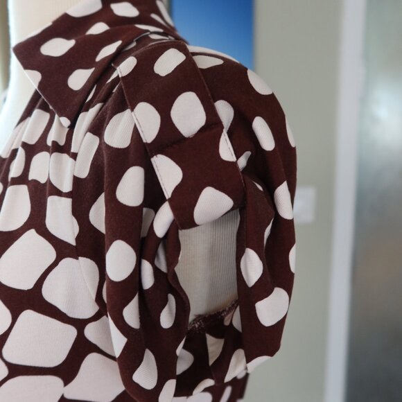 Diane von Furstenberg DVF $285 "Jilda" 100% silk wrap blouse top brown/ivory 2 - Picture 4 of 16